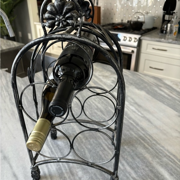 Handsome 5 bottle counter top wine rack pewter /black colour tasteful secure - Picture 11 of 17
